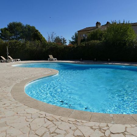 Appartement Clim & Piscine Sur Golf Pont-Royal Kültér fotó